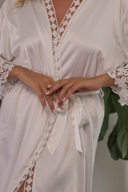 Luxe Lace Robe - Get Spliced