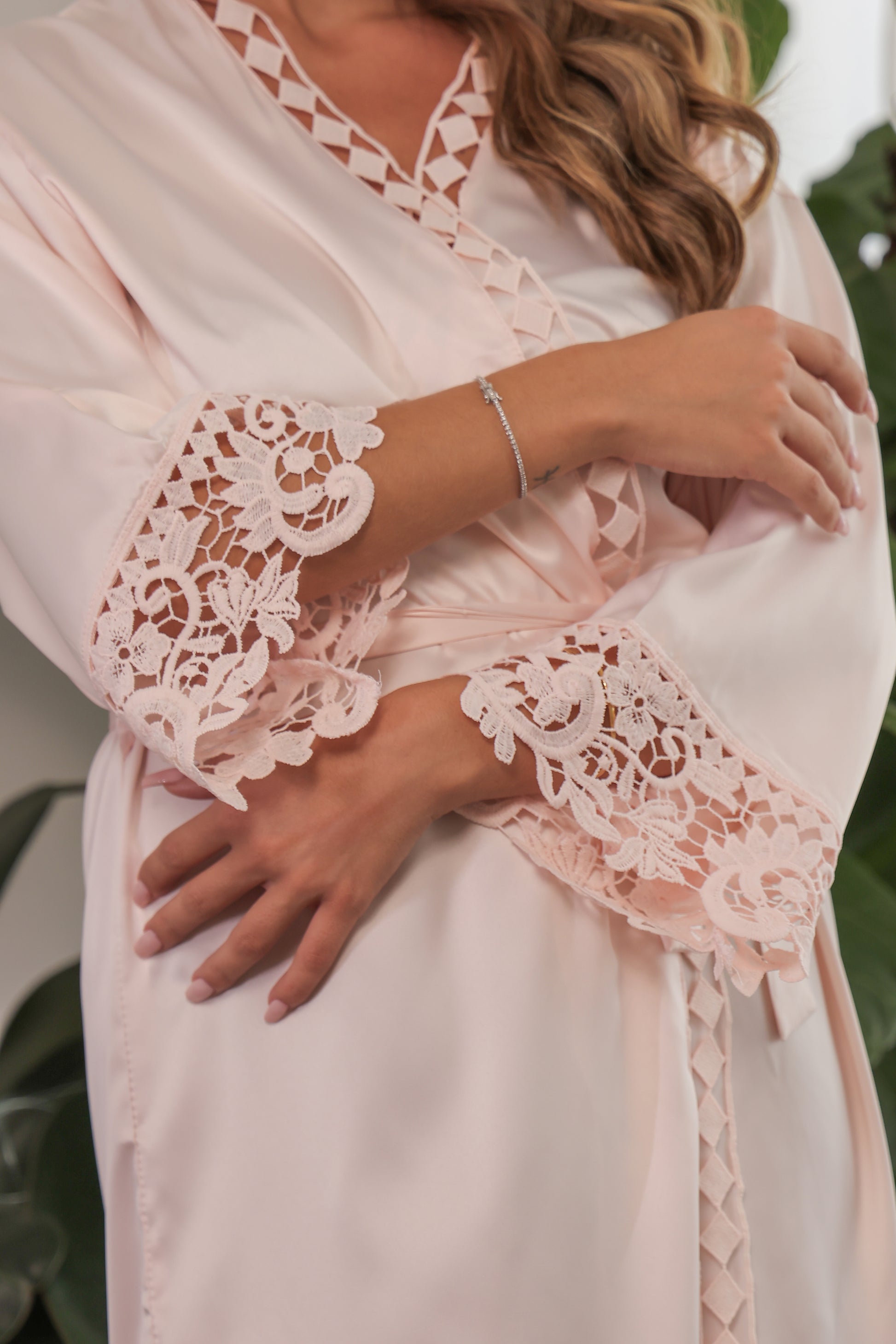 Luxe Lace Robe - Get Spliced