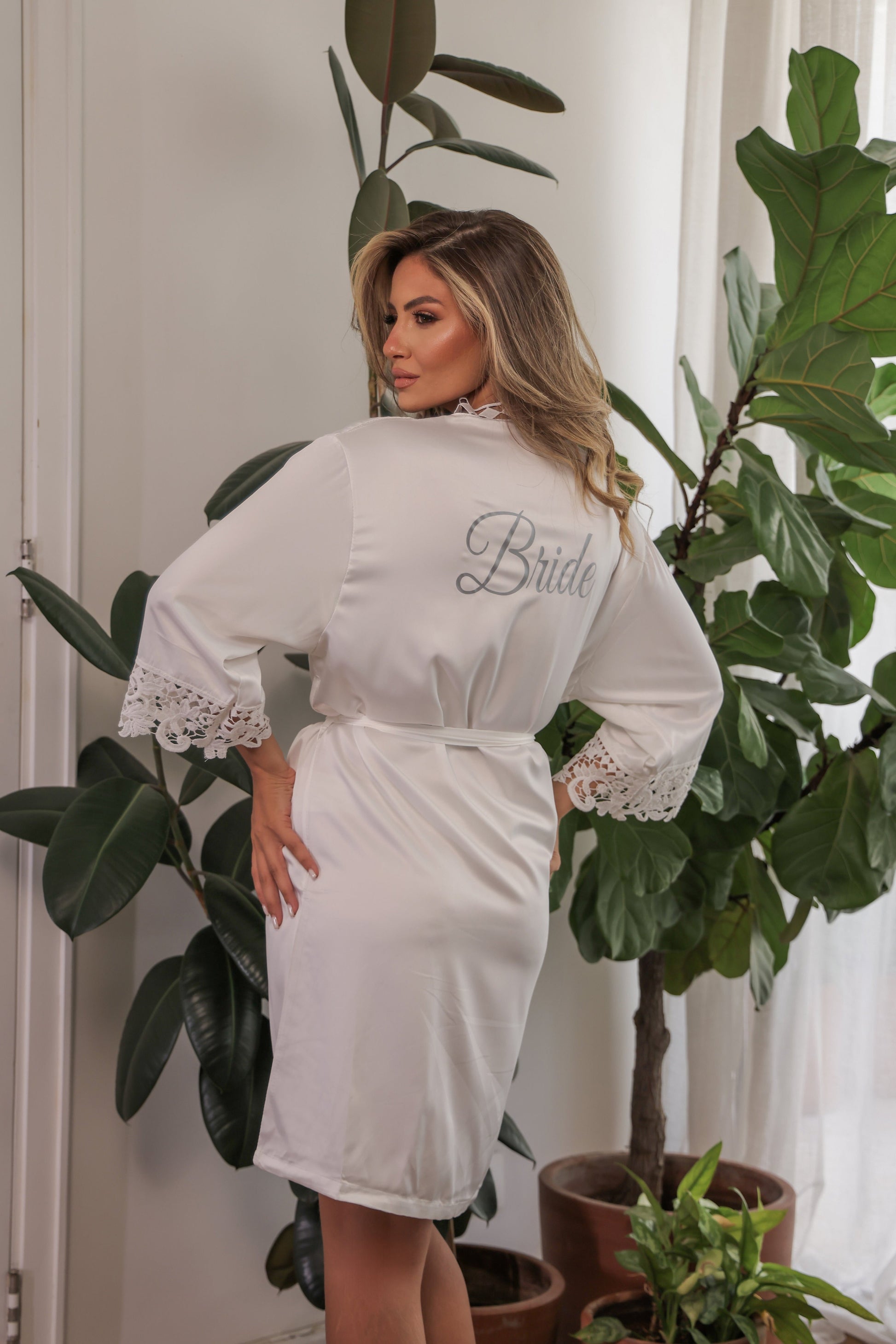 Luxe Lace Robe - Get Spliced